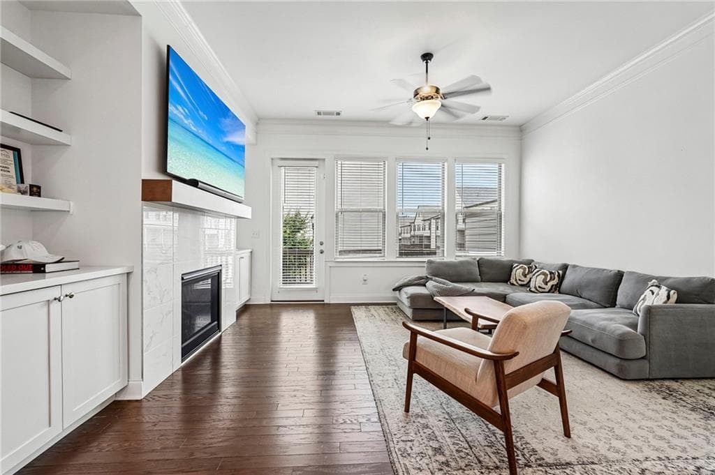 3 bedroom, 4 bathroom, 2,364 sq ft townhouse for sale at 2474 Figaro Drive, Atlanta, GA 30339 — photo 4