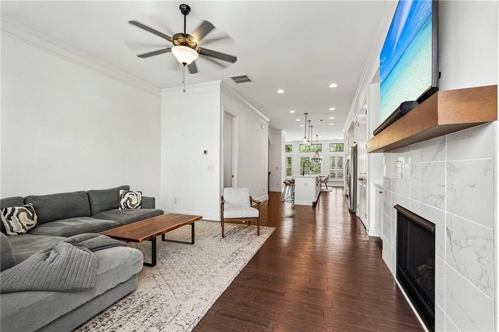 3 bedroom, 4 bathroom, 2,364 sq ft townhouse for sale at 2474 Figaro Drive, Atlanta, GA 30339 — photo 6