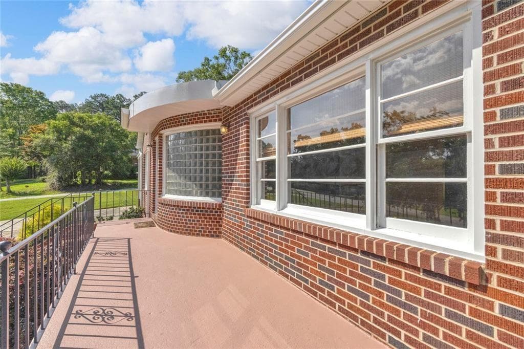 2 bedroom, 1 bathroom, 1,250 sq ft single family residence for sale at 142 Ola Street, Toccoa, GA 30577 — photo 9