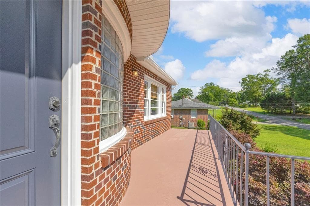 2 bedroom, 1 bathroom, 1,250 sq ft single family residence for sale at 142 Ola Street, Toccoa, GA 30577 — photo 10