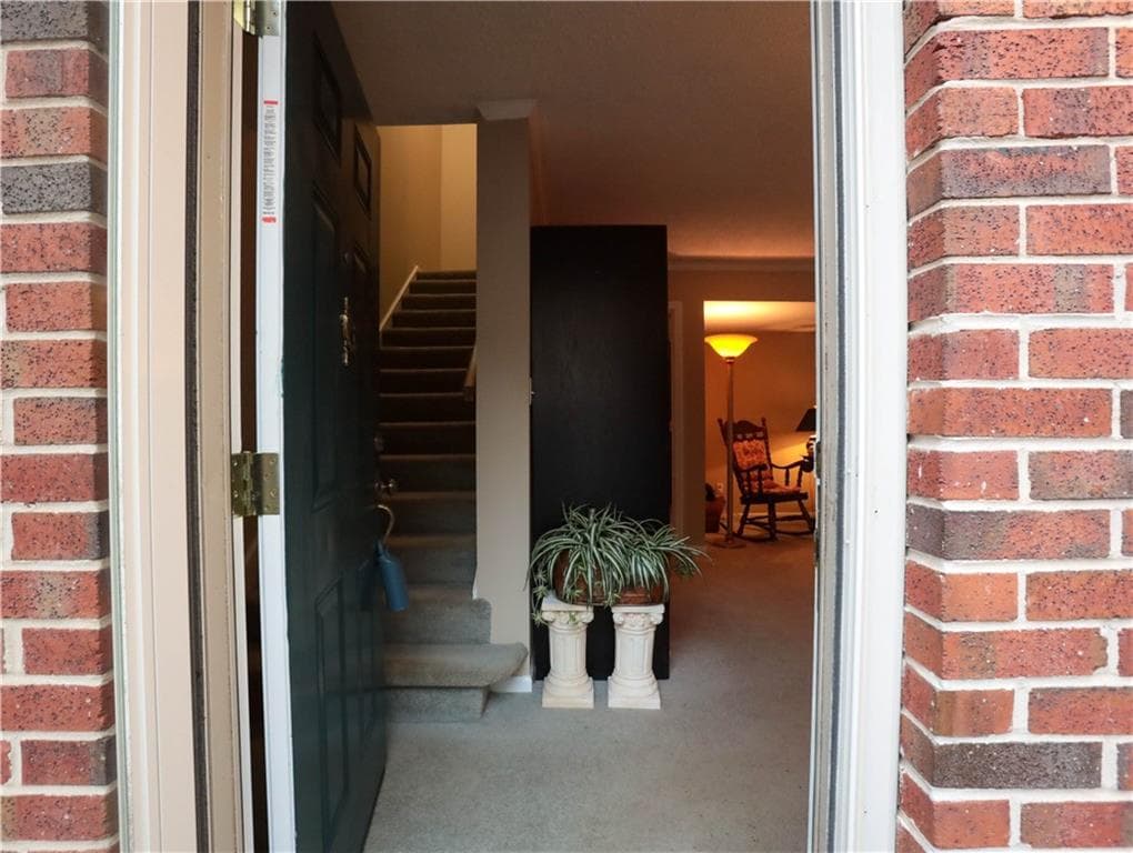3 bedroom, 3 bathroom, 1,600 sq ft condominium for sale at 3463 Ashwood Lane, Atlanta, GA 30341 — photo 2