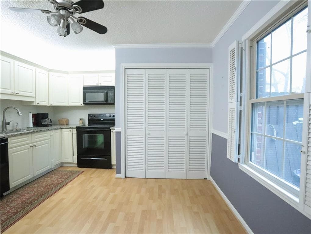3 bedroom, 3 bathroom, 1,600 sq ft condominium for sale at 3463 Ashwood Lane, Atlanta, GA 30341 — photo 8