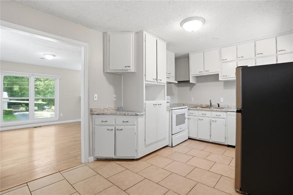 5 bedroom, 2 bathroom, 1,850 sq ft single family residence under contract at 6592 Port A Prince Drive, Forest Park, GA 30297 — photo 7