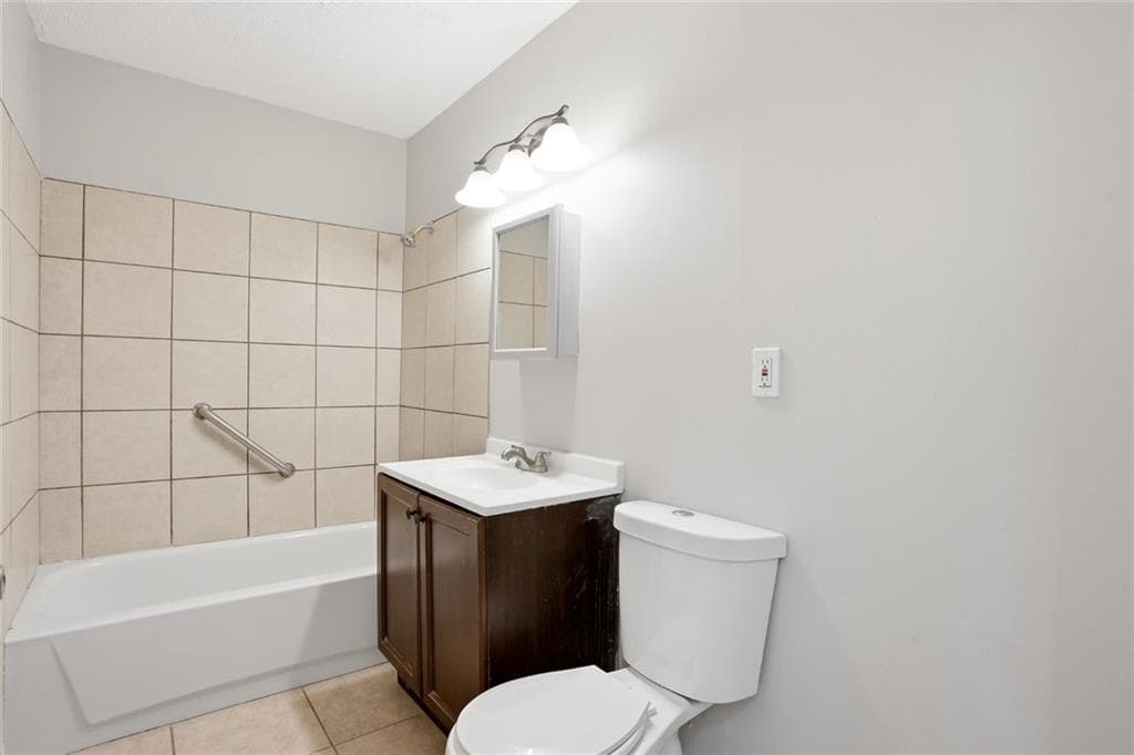 5 bedroom, 2 bathroom, 1,850 sq ft single family residence under contract at 6592 Port A Prince Drive, Forest Park, GA 30297 — photo 10