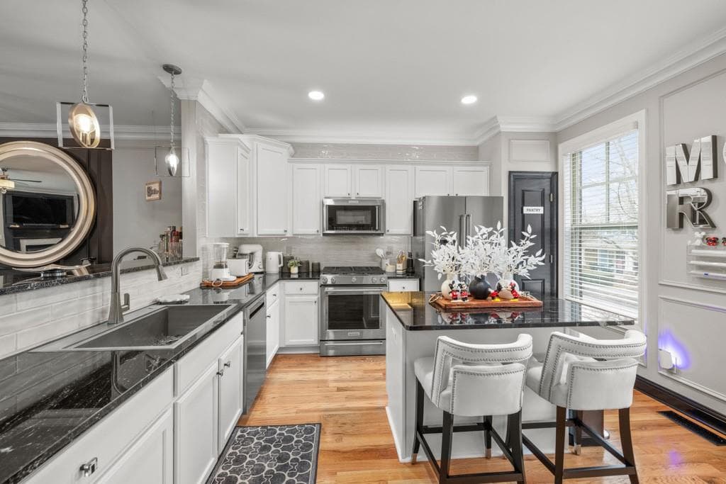 3 bedroom, 4 bathroom, 2,246 sq ft townhouse for rent at 9937 Mancunian Way, Douglasville, GA 30135 for $3,250 a month — photo 3