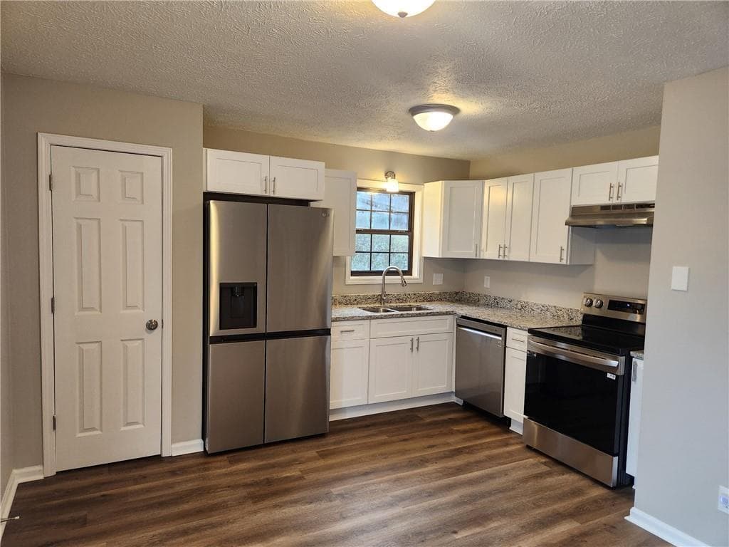 2 bedroom, 3 bathroom, 2,400 sq ft duplex for rent at 1285 S Lea Court, Smyrna, GA 30080 for $1,650 a month — photo 2