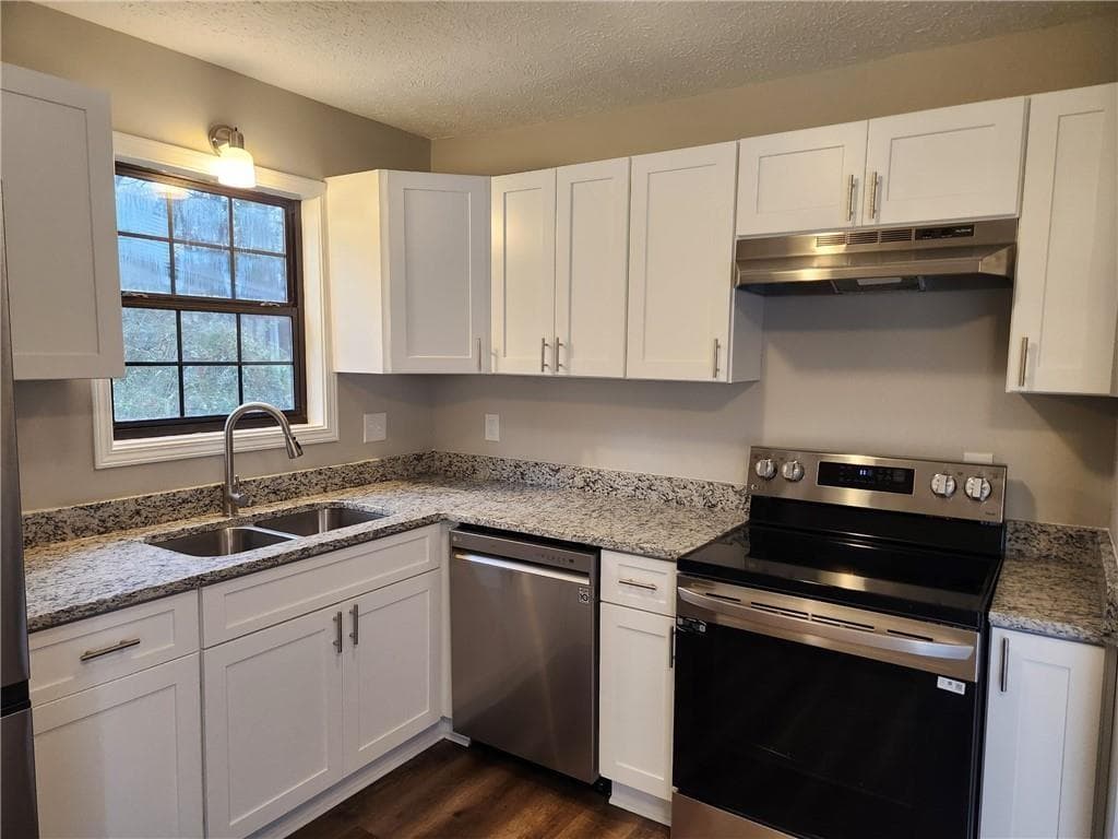2 bedroom, 3 bathroom, 2,400 sq ft duplex for rent at 1285 S Lea Court, Smyrna, GA 30080 for $1,650 a month — photo 3