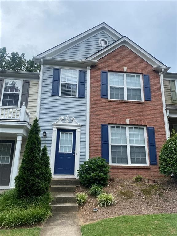 3 bedroom, 3 bathroom, 1,344 sq ft townhouse for rent at 9155 Nesbit Ferry Road 57, Alpharetta, GA 30022 for $2,000 a month — photo 1 of 11