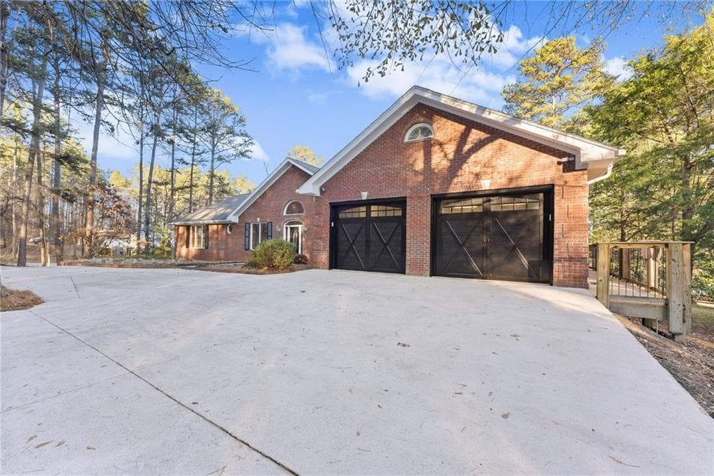 3 bedroom, 3 bathroom, 6,920 sq ft single family residence for sale at 287 Spring Branch Circle, Toccoa, GA 30577 — photo 3