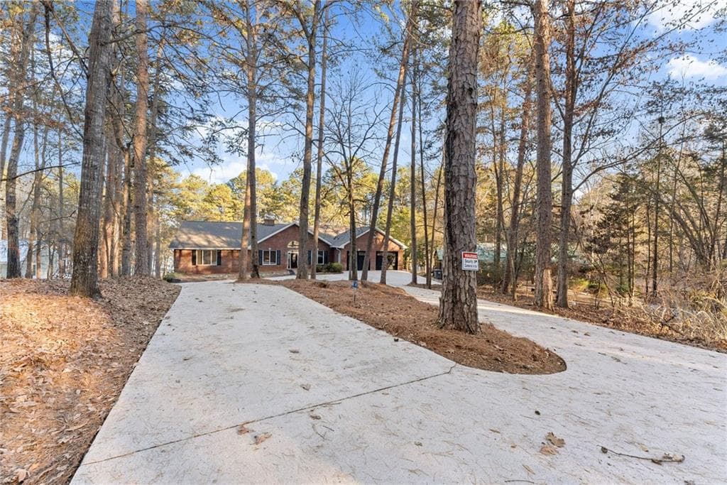 3 bedroom, 3 bathroom, 6,920 sq ft single family residence for sale at 287 Spring Branch Circle, Toccoa, GA 30577 — photo 4