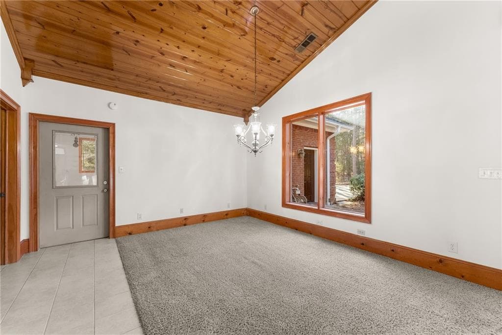 3 bedroom, 3 bathroom, 6,920 sq ft single family residence for sale at 287 Spring Branch Circle, Toccoa, GA 30577 — photo 6