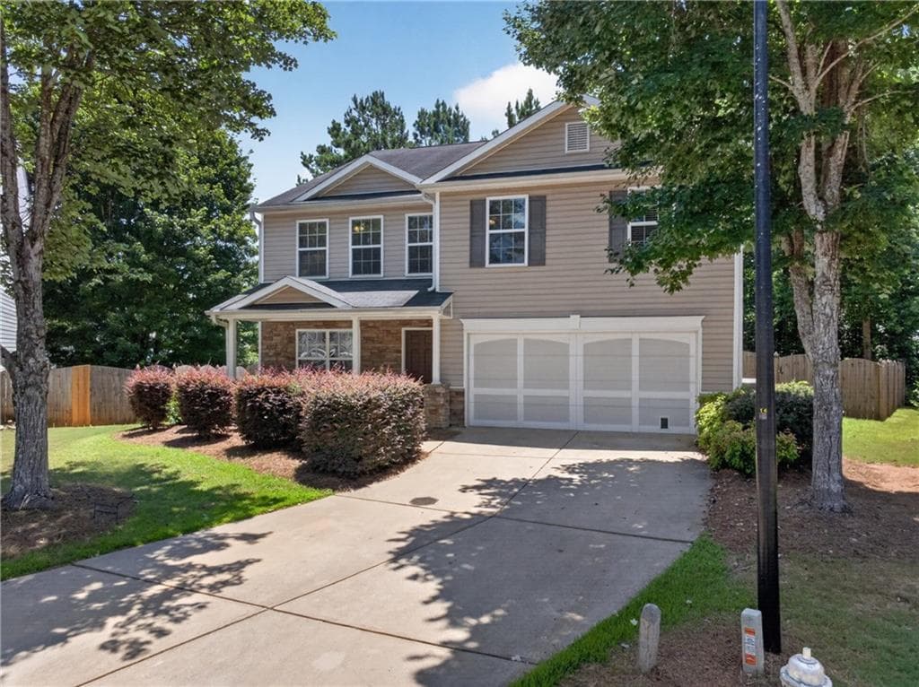 7 bedroom, 3 bathroom, 3,202 sq ft single family residence under contract at 3075 Whittier Way, Cumming, GA 30040 — photo 2