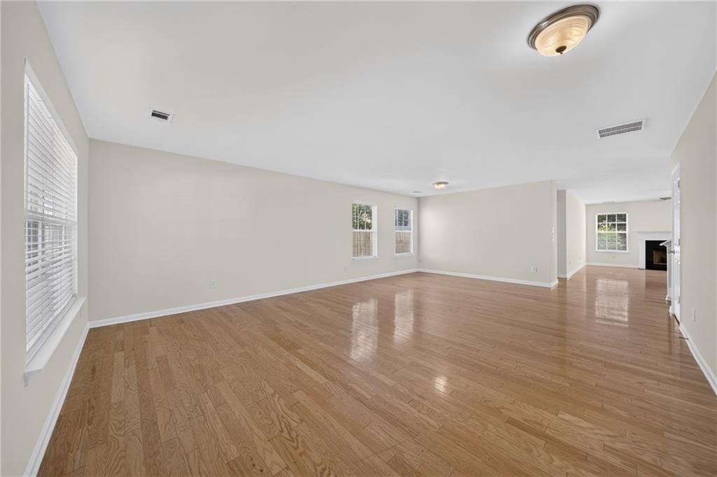 7 bedroom, 3 bathroom, 3,202 sq ft single family residence under contract at 3075 Whittier Way, Cumming, GA 30040 — photo 6