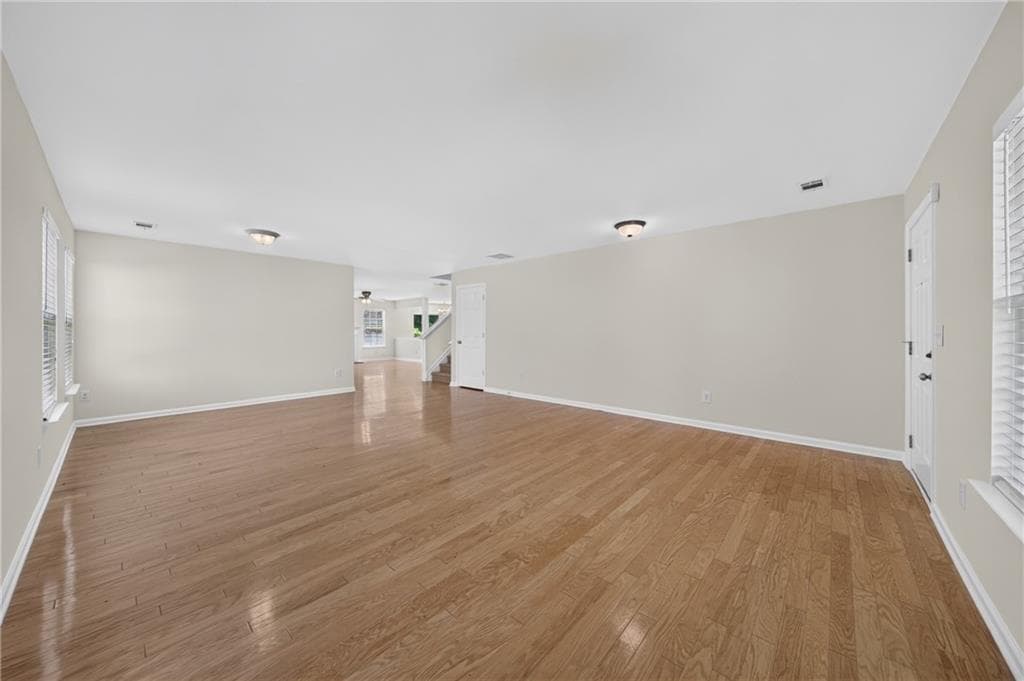 7 bedroom, 3 bathroom, 3,202 sq ft single family residence under contract at 3075 Whittier Way, Cumming, GA 30040 — photo 7