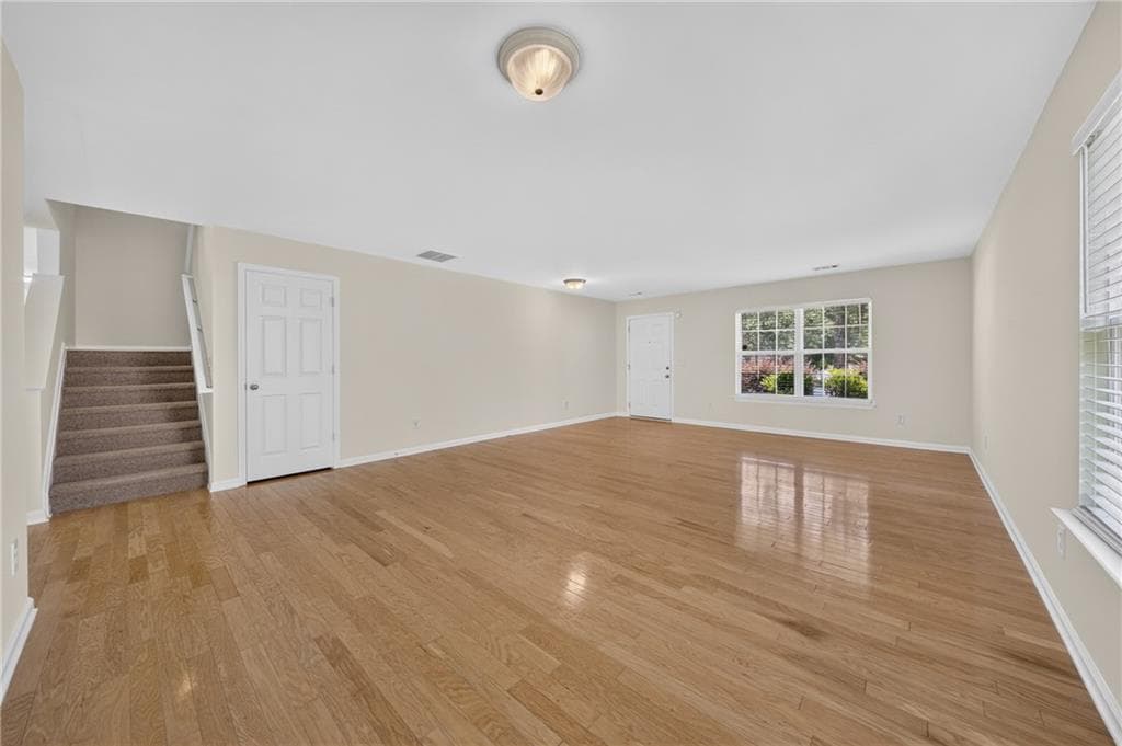 7 bedroom, 3 bathroom, 3,202 sq ft single family residence under contract at 3075 Whittier Way, Cumming, GA 30040 — photo 8
