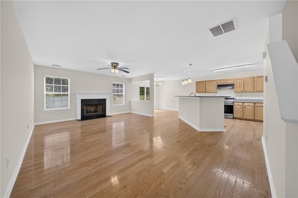 7 bedroom, 3 bathroom, 3,202 sq ft single family residence under contract at 3075 Whittier Way, Cumming, GA 30040 — photo 10