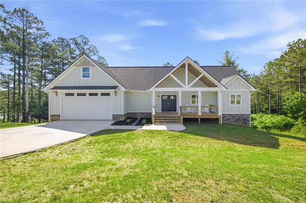 5 bedroom, 4 bathroom, 3,890 sq ft single family residence for sale at 511 Sandy Lake Lane, Blairsville, GA 30512 — photo 4