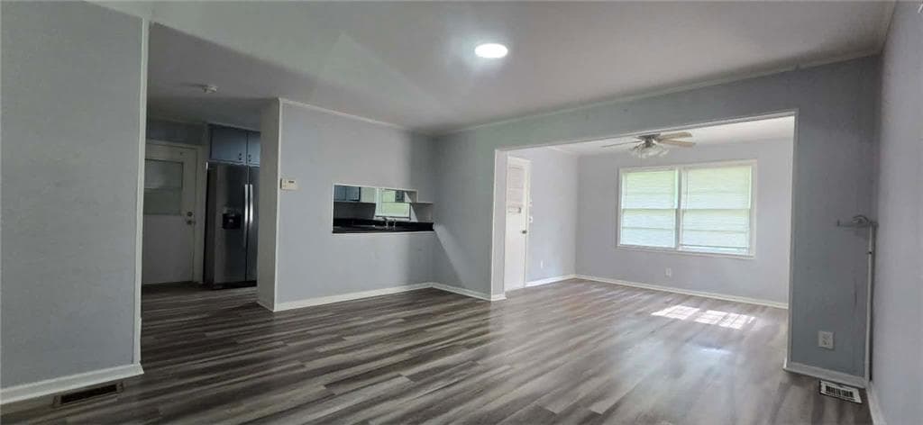 4 bedroom, 2 bathroom, 1,382 sq ft single family residence for sale at 1156 E Fayetteville Road, Riverdale, GA 30296 — photo 6