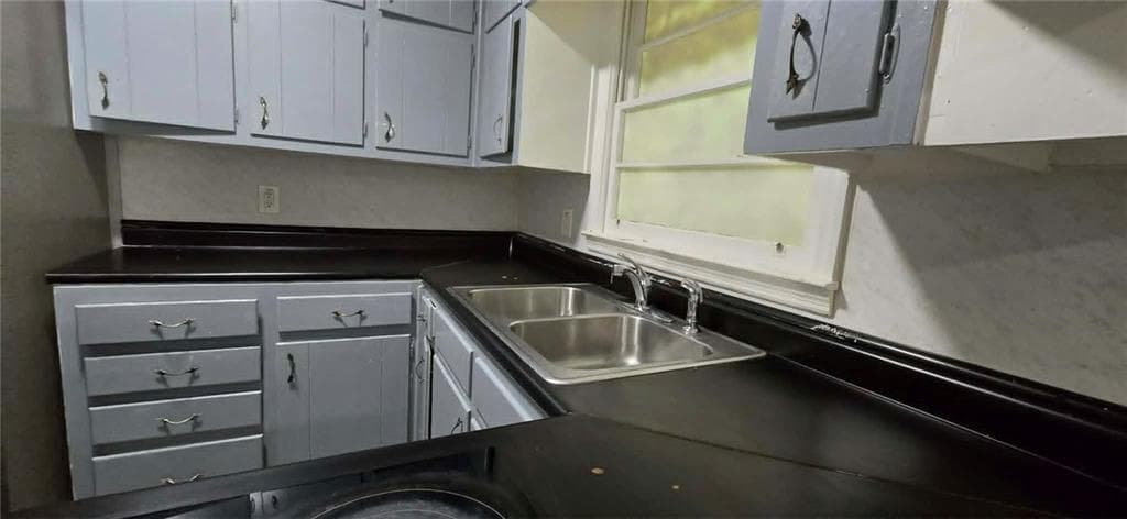 4 bedroom, 2 bathroom, 1,382 sq ft single family residence for sale at 1156 E Fayetteville Road, Riverdale, GA 30296 — photo 9