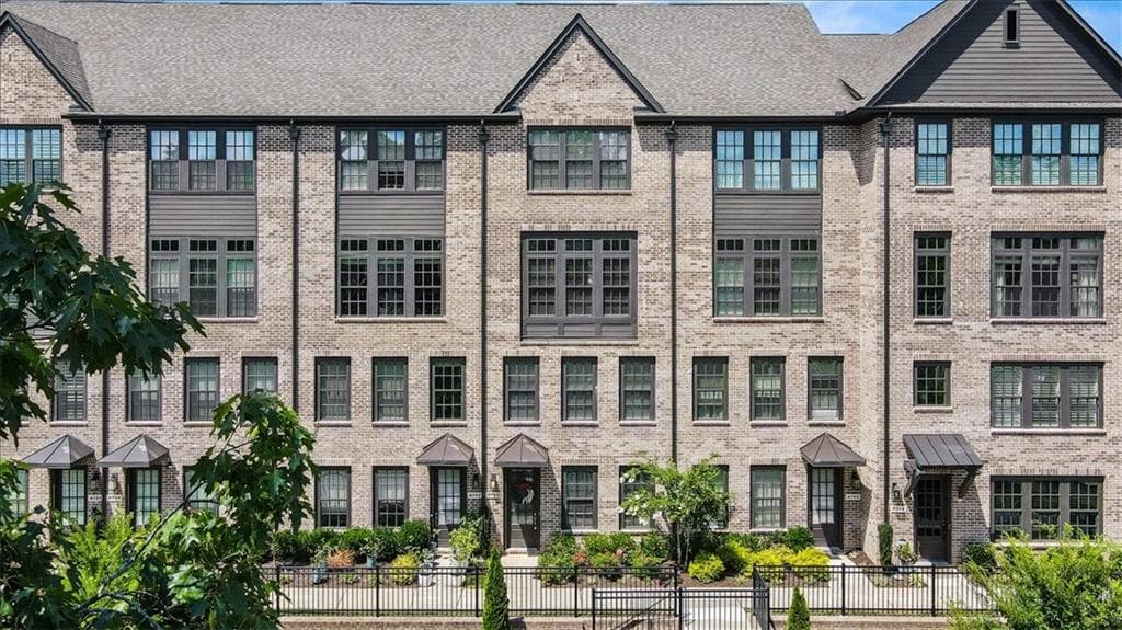 4 bedroom, 5 bathroom, 2,480 sq ft townhouse for sale at 6715 Prelude Drive, Atlanta, GA 30328