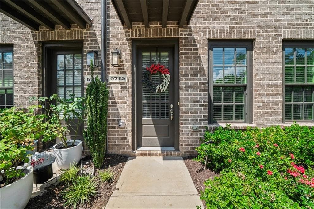4 bedroom, 5 bathroom, 2,480 sq ft townhouse for sale at 6715 Prelude Drive, Atlanta, GA 30328 — photo 3
