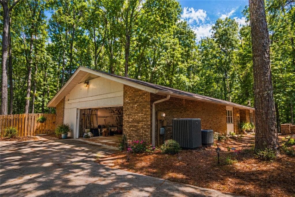 4 bedroom, 3 bathroom, 4,200 sq ft single family residence for sale at 3108 Chapel Hill Road, Douglasville, GA 30135 — photo 3