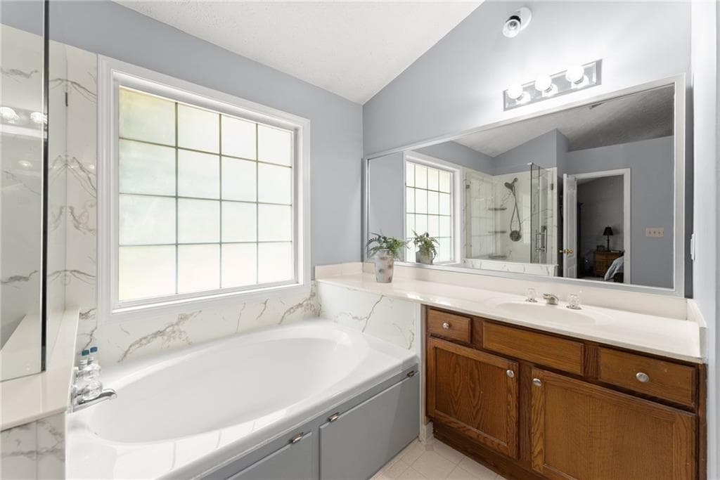 4 bedroom, 3 bathroom, 1,888 sq ft single family residence for sale at 3202 Summit Glen Drive, Loganville, GA 30052 — photo 10