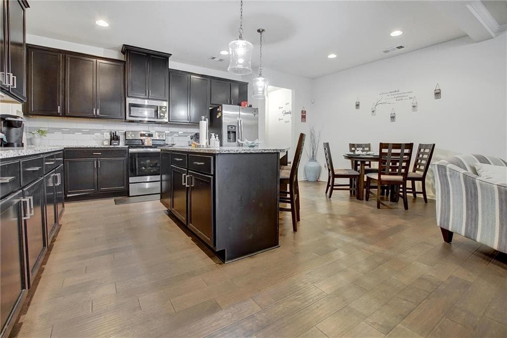 3 bedroom, 3 bathroom, 1,936 sq ft townhouse for sale at 7687 Cabrini Place, Fairburn, GA 30213 — photo 7