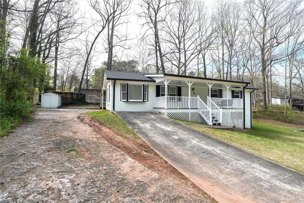 4 bedroom, 3 bathroom, 1,817 sq ft single family residence for sale at 1980 Winchester Court, Marietta, GA 30008 — photo 3