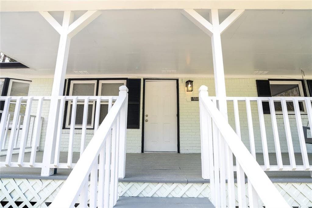 4 bedroom, 3 bathroom, 1,817 sq ft single family residence for sale at 1980 Winchester Court, Marietta, GA 30008 — photo 4