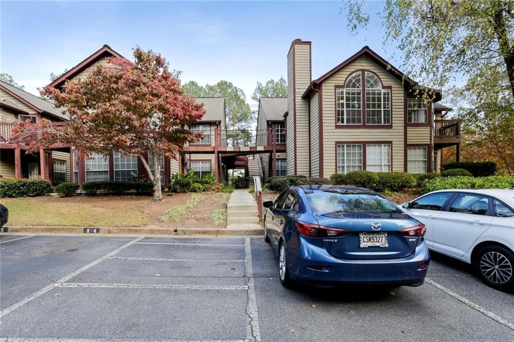 3 bedroom, 2 bathroom, 950 sq ft condominium for rent at 1007 Sandy Lane Drive, Alpharetta, GA 30022 for $2,000 a month — photo 2