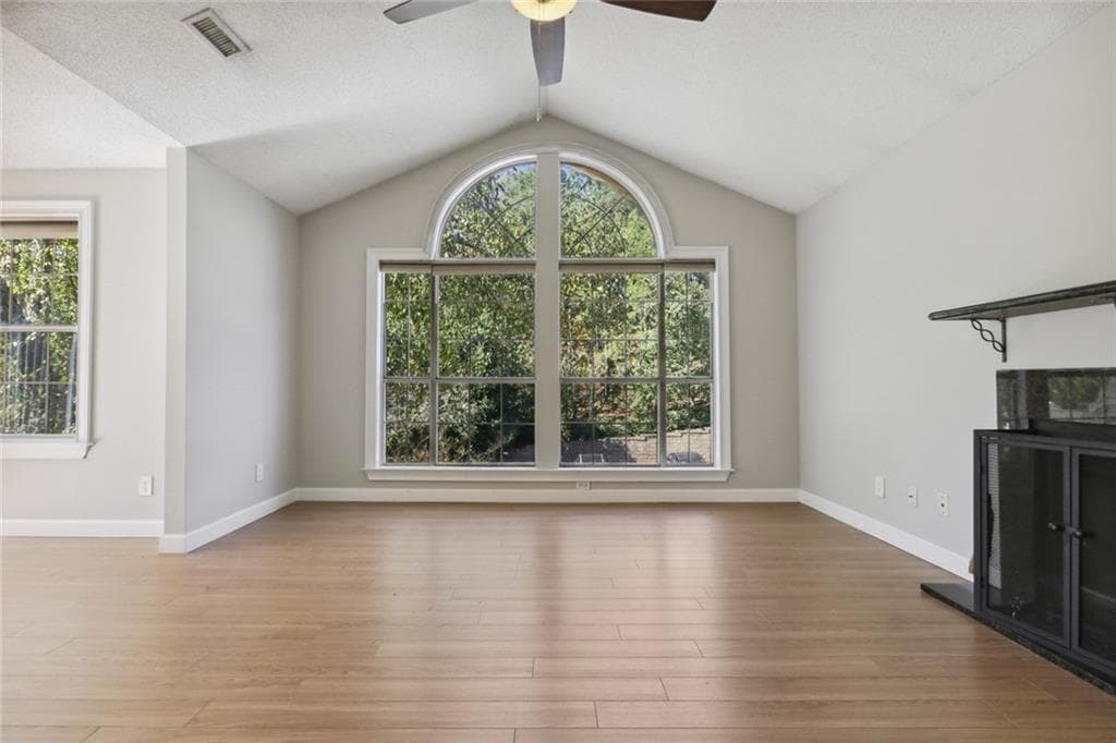 3 bedroom, 2 bathroom, 950 sq ft condominium for rent at 1007 Sandy Lane Drive, Alpharetta, GA 30022 for $2,000 a month — photo 3