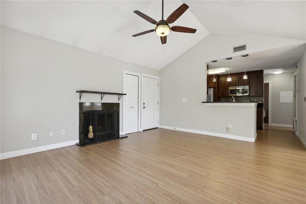 3 bedroom, 2 bathroom, 950 sq ft condominium for rent at 1007 Sandy Lane Drive, Alpharetta, GA 30022 for $2,000 a month — photo 7