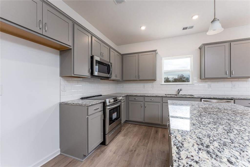 3 bedroom, 3 bathroom, 1,758 sq ft single family residence under contract at 700 Euharlee Road, Cartersville, GA 30120 — photo 7