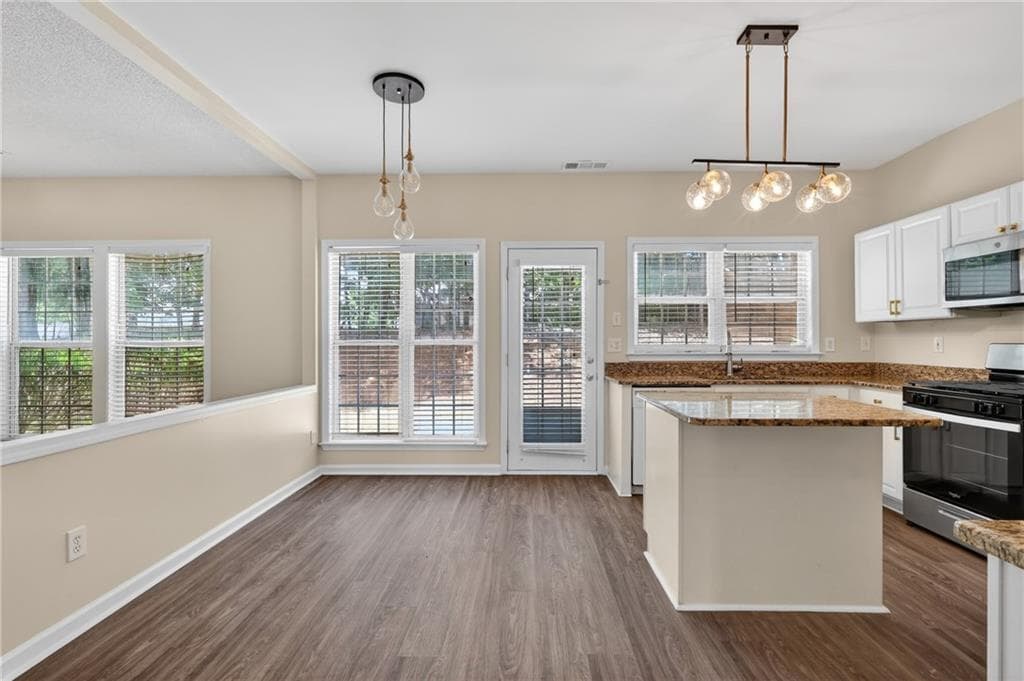 4 bedroom, 3 bathroom, 2,407 sq ft single family residence for sale at 2052 Tallapoosa Drive, Duluth, GA 30097 — photo 9