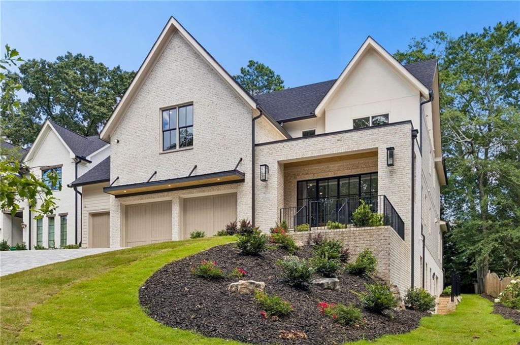 6 bedroom, 8 bathroom, 6,410 sq ft single family residence under contract at 3035 Parkridge Drive, Brookhaven, GA 30319 — photo 4