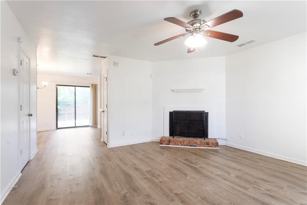 2 bedroom, 3 bathroom, 1,092 sq ft townhouse for rent at 1585 Springleaf Point, Smyrna, GA 30080 for $1,700 a month — photo 3