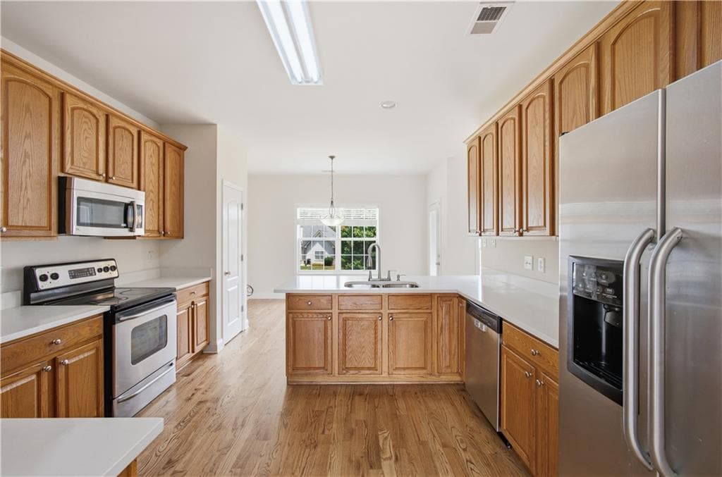 6 bedroom, 4 bathroom, 5,168 sq ft single family residence for sale at 642 Aya Circle, Loganville, GA 30052 — photo 8