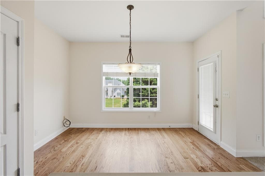 6 bedroom, 4 bathroom, 5,168 sq ft single family residence for sale at 642 Aya Circle, Loganville, GA 30052 — photo 10