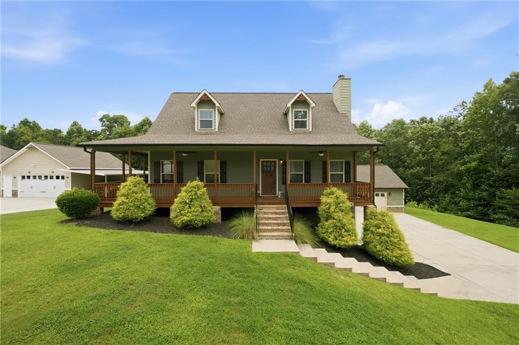 4 bedroom, 4 bathroom, 2,322 sq ft single family residence for sale at 129 Harlan Trace, Villa Rica, GA 30180 — photo 1 of 35