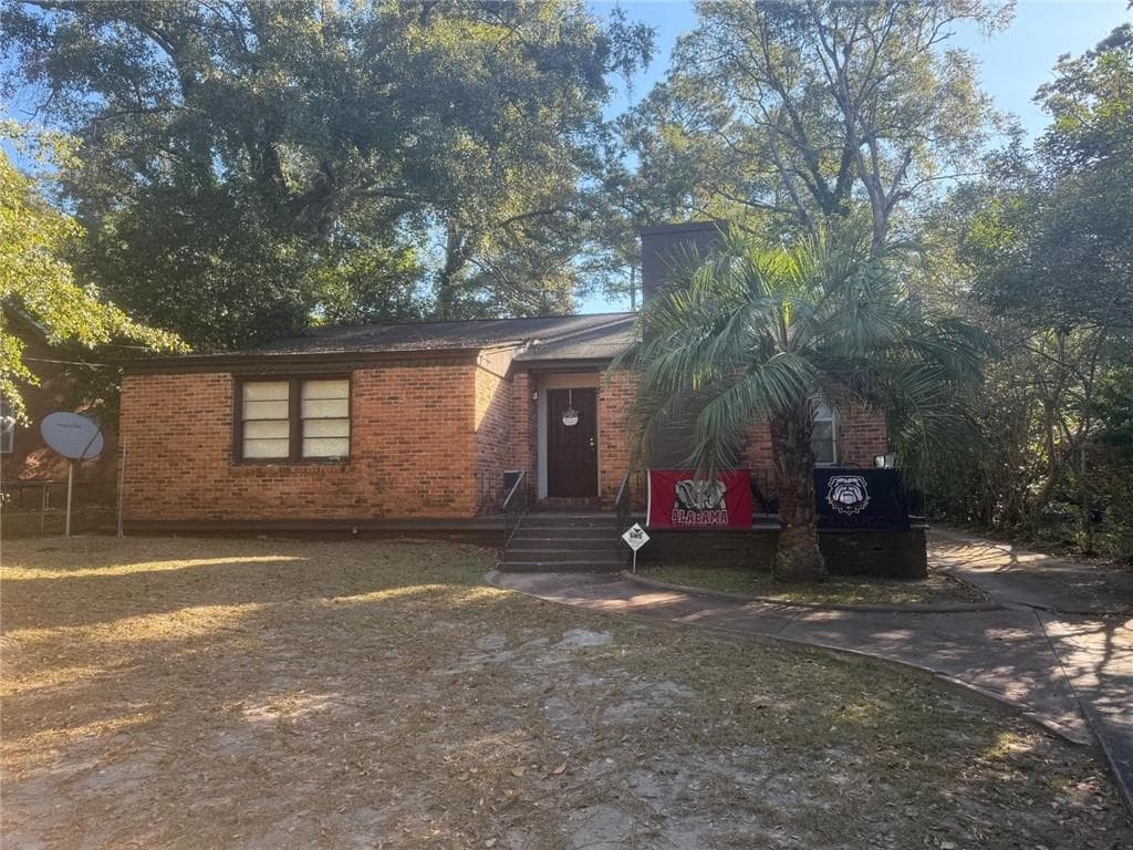 3 bedroom, 2 bathroom, 1,515 sq ft single family residence for sale at 1184 Edna Place, Macon, GA 31204