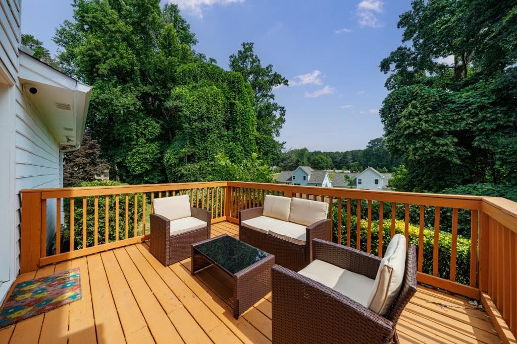 4 bedroom, 3 bathroom, 2,926 sq ft single family residence for sale at 861 Lagoon Court, Stone Mountain, GA 30083 — photo 6