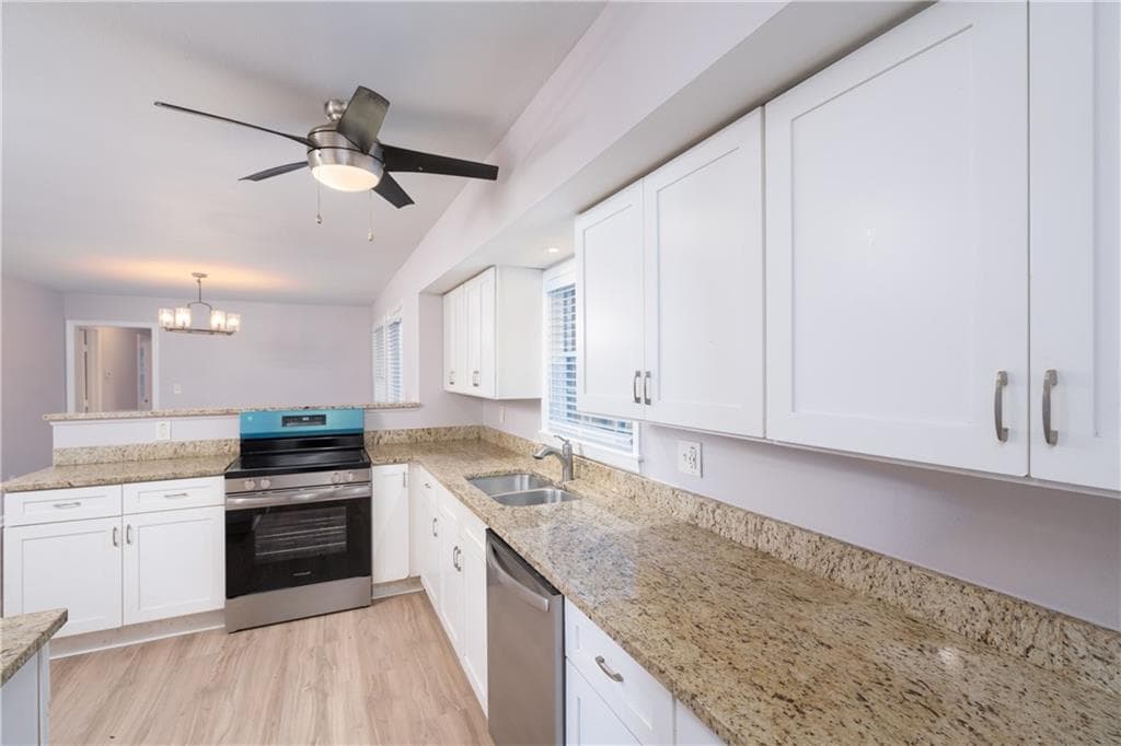 4 bedroom, 3 bathroom, 1,625 sq ft single family residence for sale at 4770 Campbell Drive, South Fulton, GA 30349 — photo 3