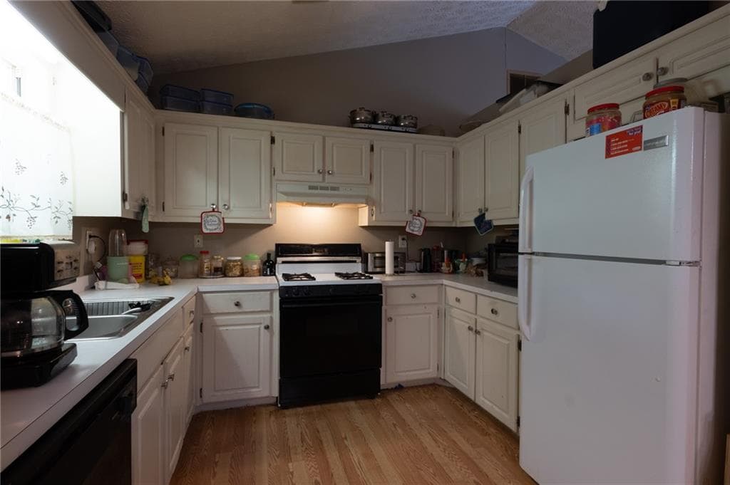 3 bedroom, 2 bathroom, 1,352 sq ft single family residence under contract at 5534 Princeton Oaks Lane, Sugar Hill, GA 30518 — photo 8