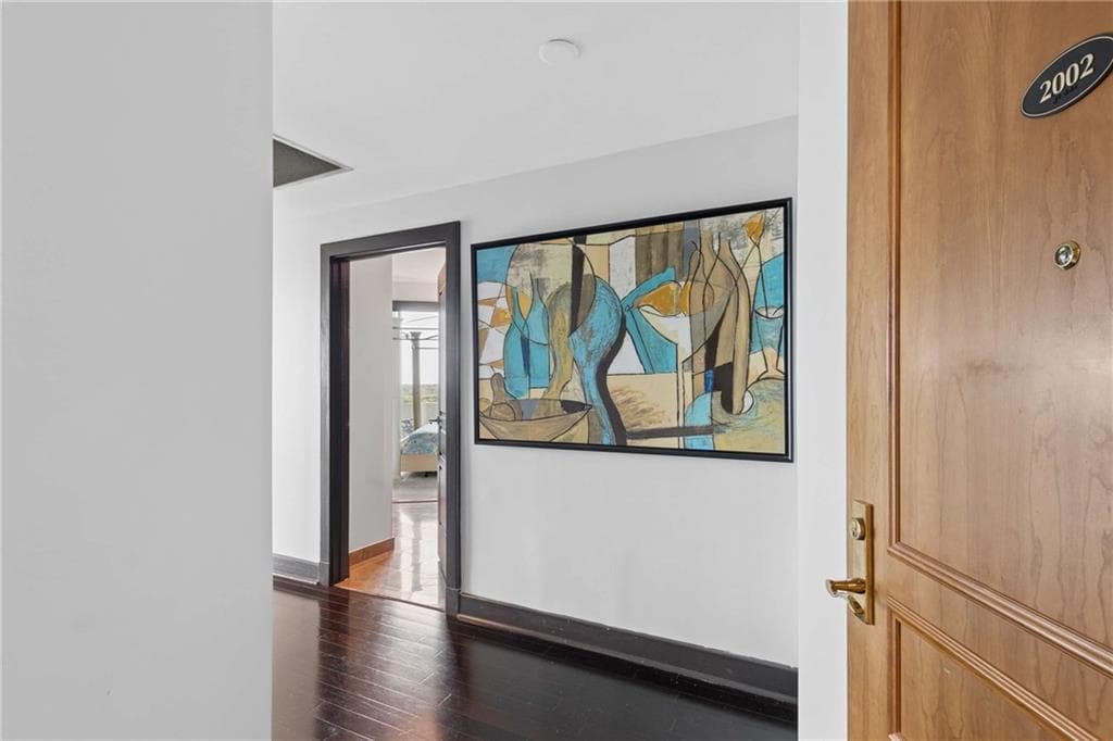 1 bedroom, 1 bathroom, 1,143 sq ft condominium for rent at 700 Park Regency Place 2002, Atlanta, GA 30326 for $3,250 a month — photo 2