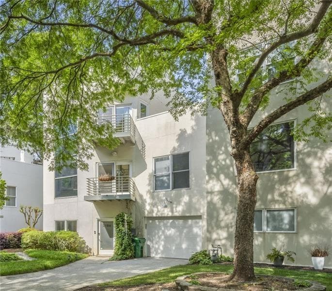 2 bedroom, 3 bathroom, 1,668 sq ft townhouse under contract at 2188 Millennium Way, Brookhaven, GA 30319