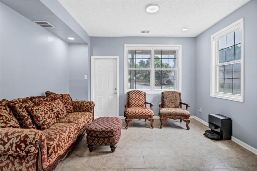 2 bedroom, 2 bathroom, 982 sq ft single family residence for sale at 141 Windcroft Circle, Acworth, GA 30101 — photo 4