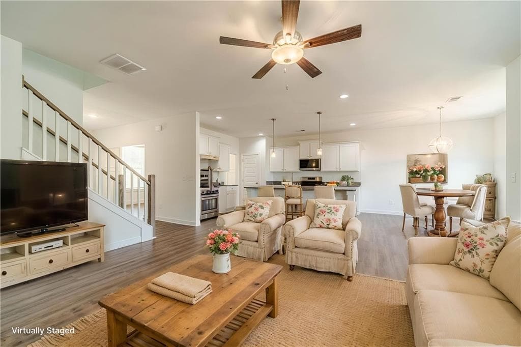 4 bedroom, 3 bathroom, 2,491 sq ft single family residence for sale at 1548 Ridgewood Court, Monroe, GA 30656 — photo 4
