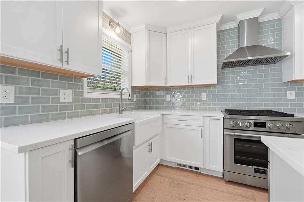 3 bedroom, 3 bathroom, 1,832 sq ft single family residence for sale at 880 The Circle, Lawrenceville, GA 30043 — photo 8