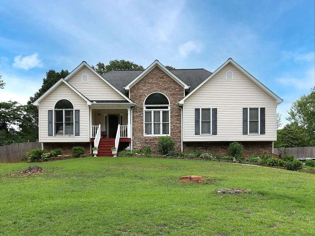 3 bedroom, 2 bathroom, 3,612 sq ft single family residence for sale at 726 Morningside Drive, Hiram, GA 30141